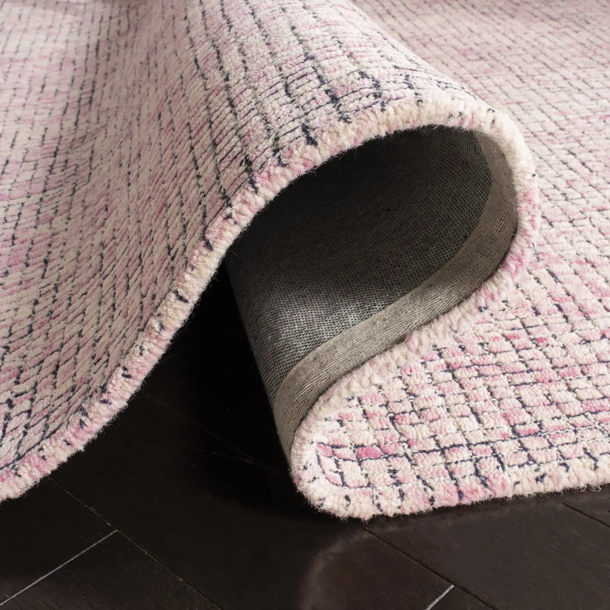 Safavieh Abstract 5'-0" x 8'-0" Rug in Ivory / Pink