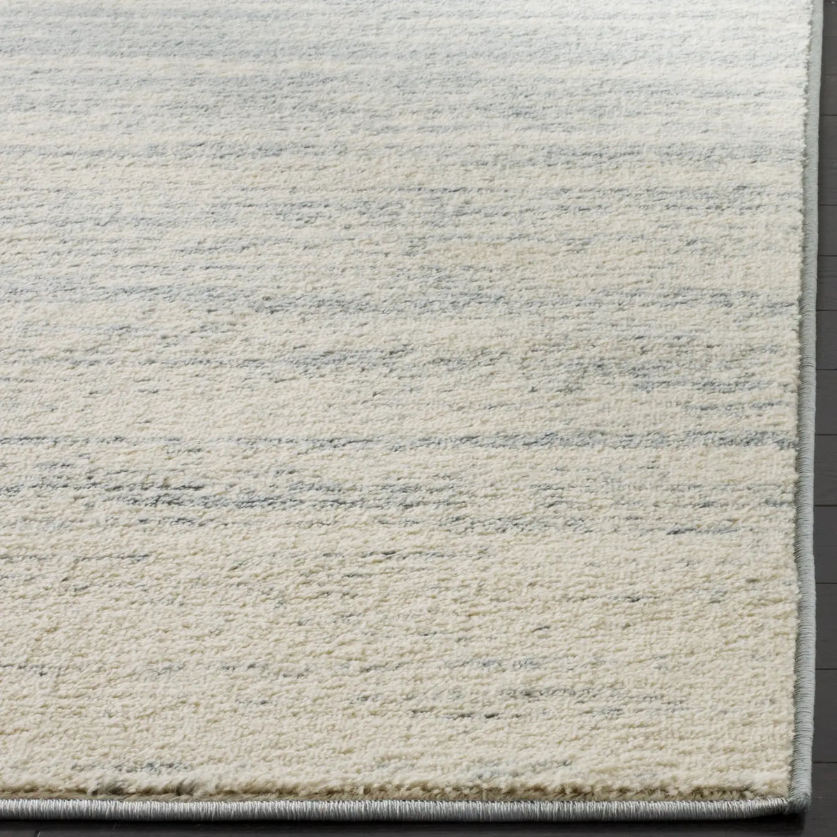 Safavieh Adirondack 4'-0" x 6'-0" Rug in Slate / Cream