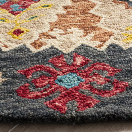 Safavieh Aspen 7'-0" x 7'-0" Rug in Beige / Charcoal