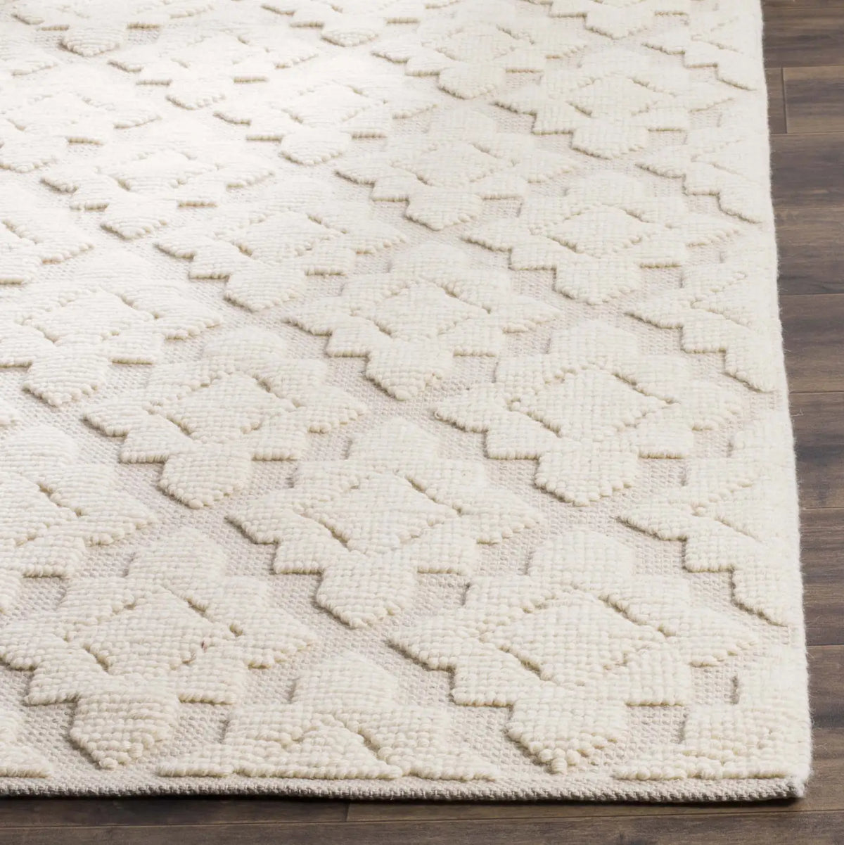 Safavieh Vermont 4'-0" x 6'-0" Rug in Ivory