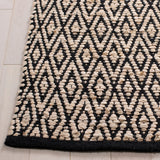 Safavieh Montauk 4'-0" x 6'-0" Rug in Beige / Black