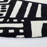 Safavieh Fifth Avenue 7'-0" x 7'-0" Rug in Ivory / Black