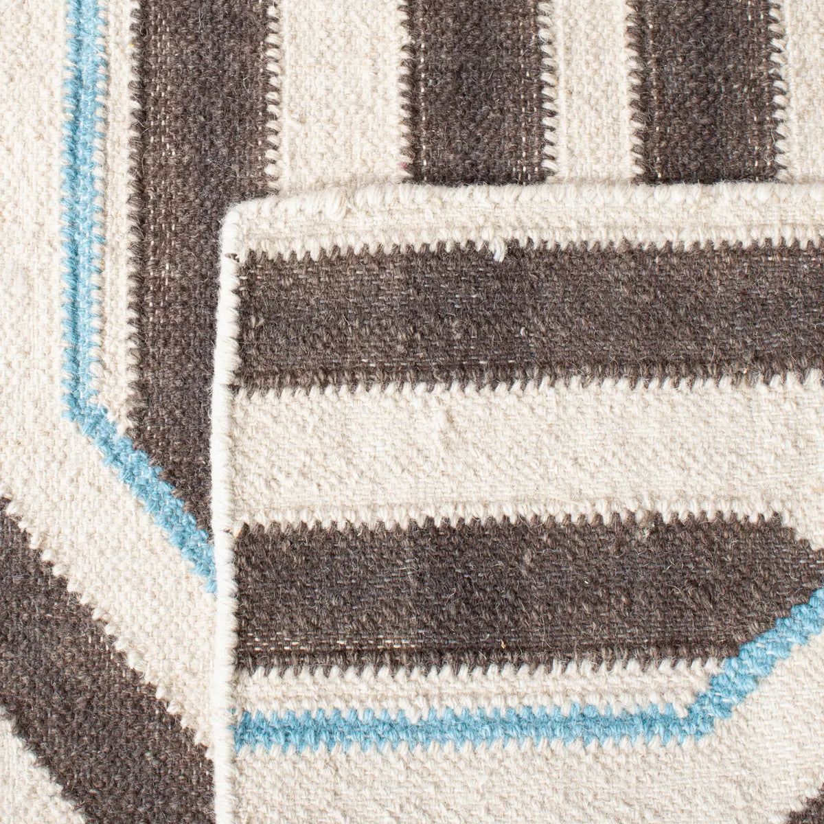Safavieh Dhurries 5'-0" x 8'-0" Rug in Ivory / Multi