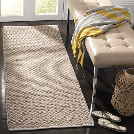 Safavieh Boston 2'-3" x 7'-0" Rug in Taupe