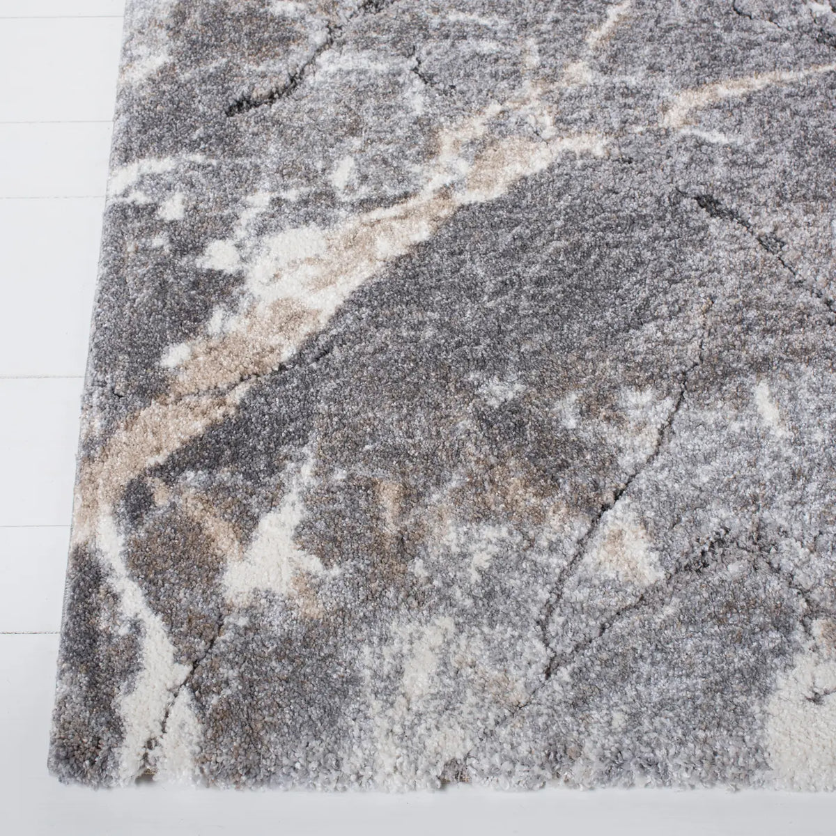 Safavieh Cyrus Shag 4'-5" x 6'-5" Rug in Grey / Beige