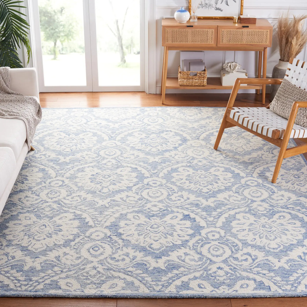 Safavieh Blossom 10'-0" x 14'-0" Rug in Blue / Ivory