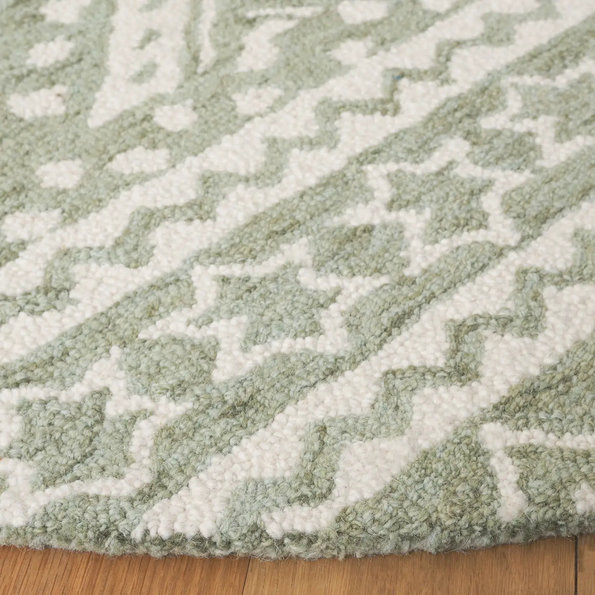 Safavieh Micro-Loop 5'-0" x 5'-0" Rug in Sage / Ivory
