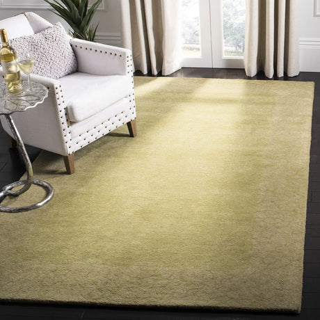 Safavieh Soho 5'-0" x 8'-0" Rug in Green / Light Green