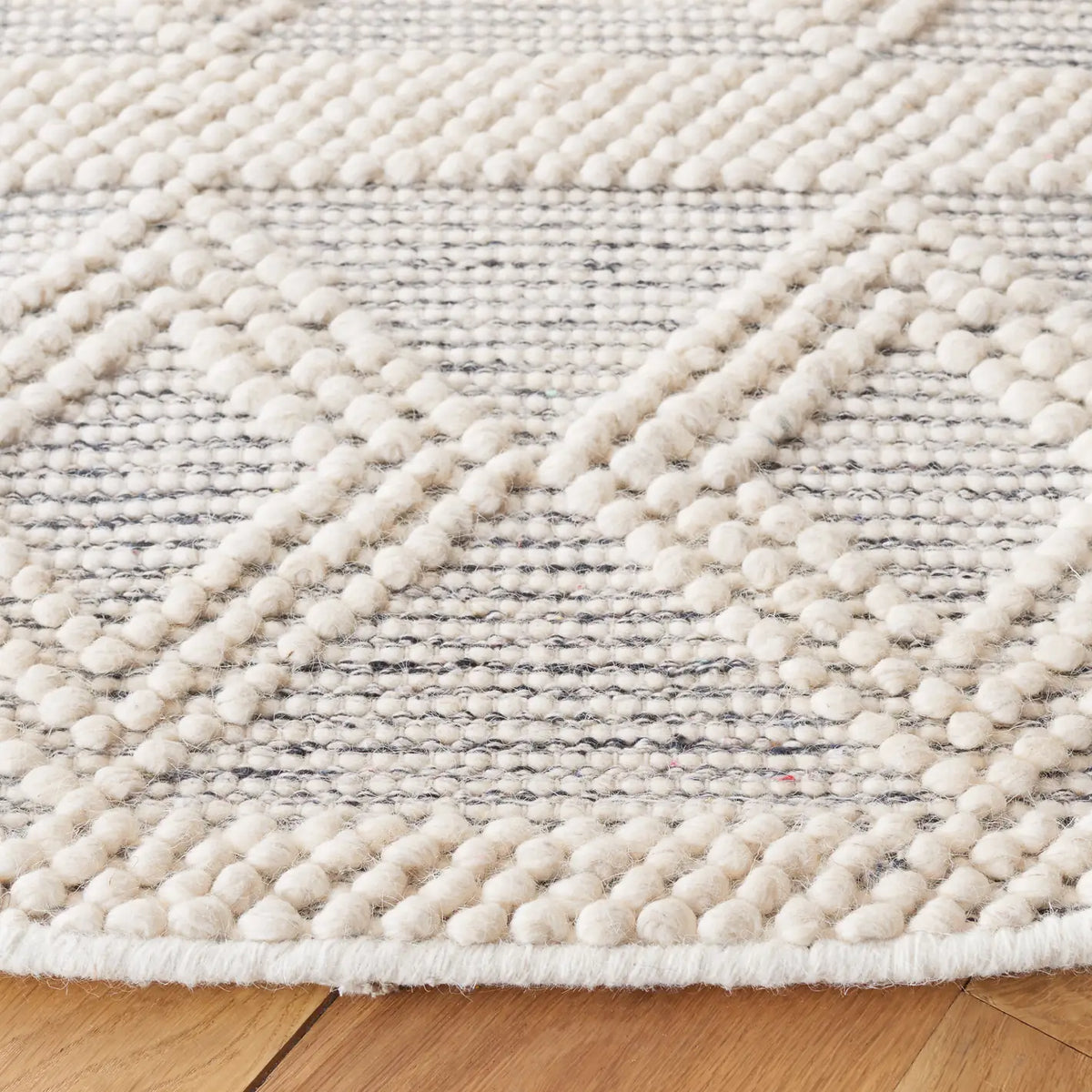 Safavieh Natura 6'-0" x 6'-0" Rug in Ivory / Black