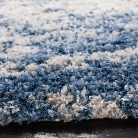 Safavieh Berber Shag 200 5'-3" x 5'-3" Rug in Beige / Blue