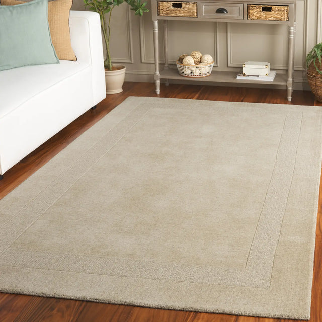 Safavieh Metro 4'-0" x 6'-0" Rug in Beige