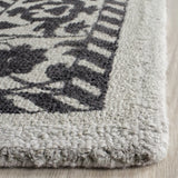 Safavieh Restoration Vintage 4'-0" x 6'-0" Rug in Silver / Grey