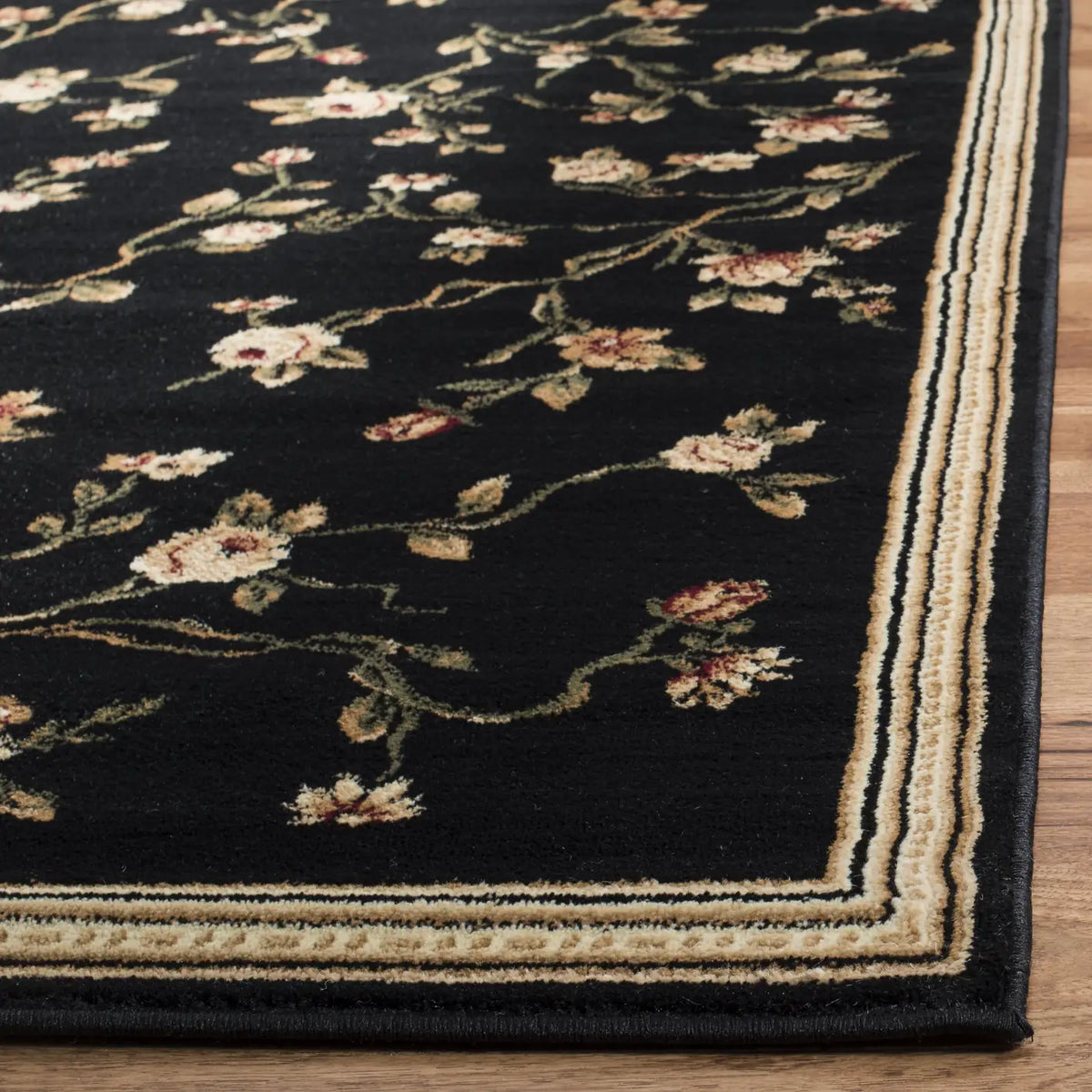 Safavieh Lyndhurst 5'-3" x 7'-6" Rug in Black