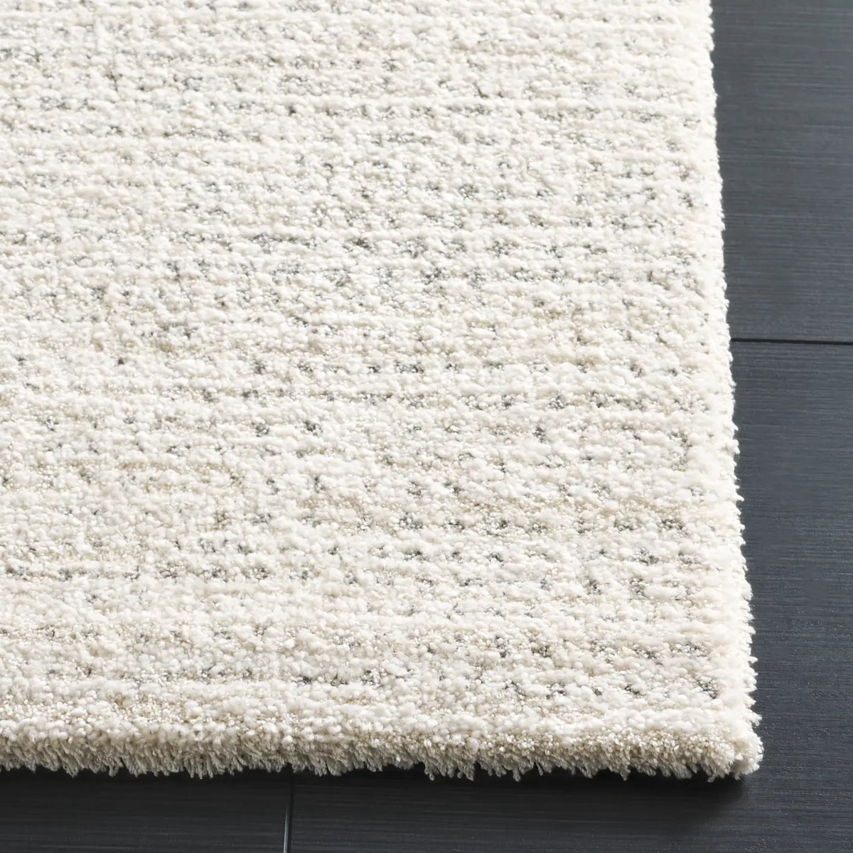 Safavieh Northport 4'-0" x 6'-0" Rug in Ivory / Grey