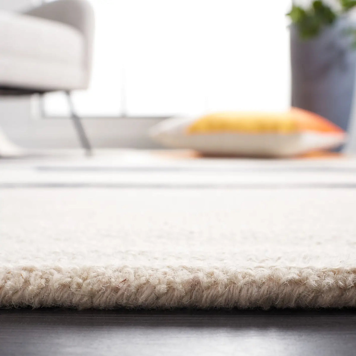 Safavieh Rodeo Drive 4'-0" x 6'-0" Rug in Beige / Black
