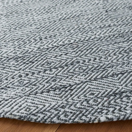 Safavieh Marbella 6'-0" x 6'-0" Rug in Dark Grey / Ivory