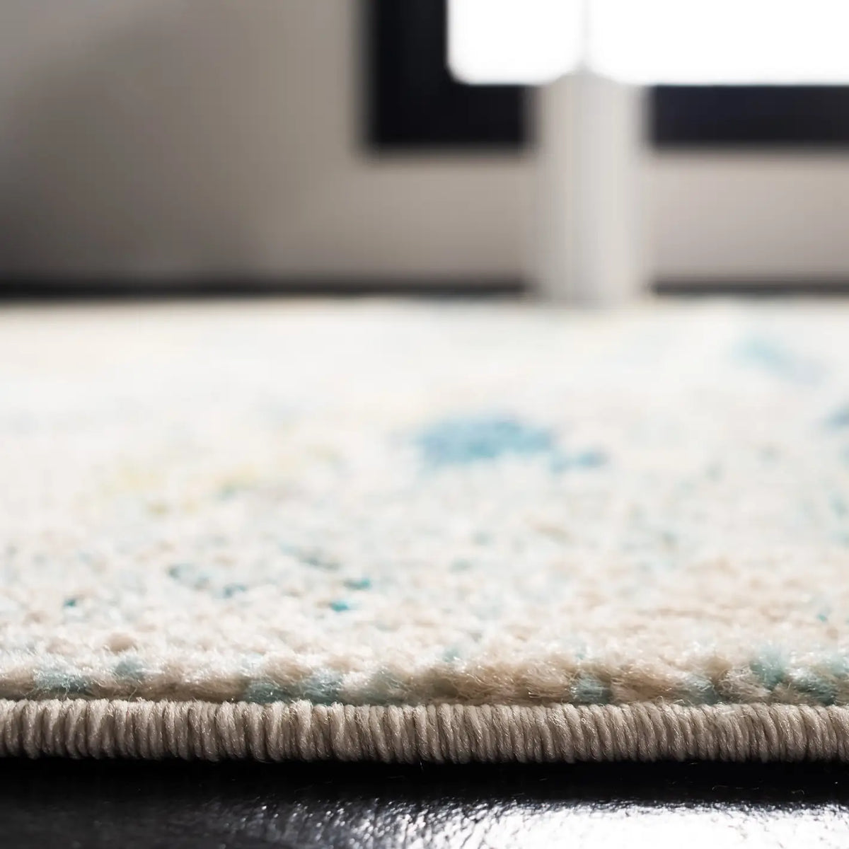 Safavieh Madison 200 4'-0" x 6'-0" Rug in Beige / Olive