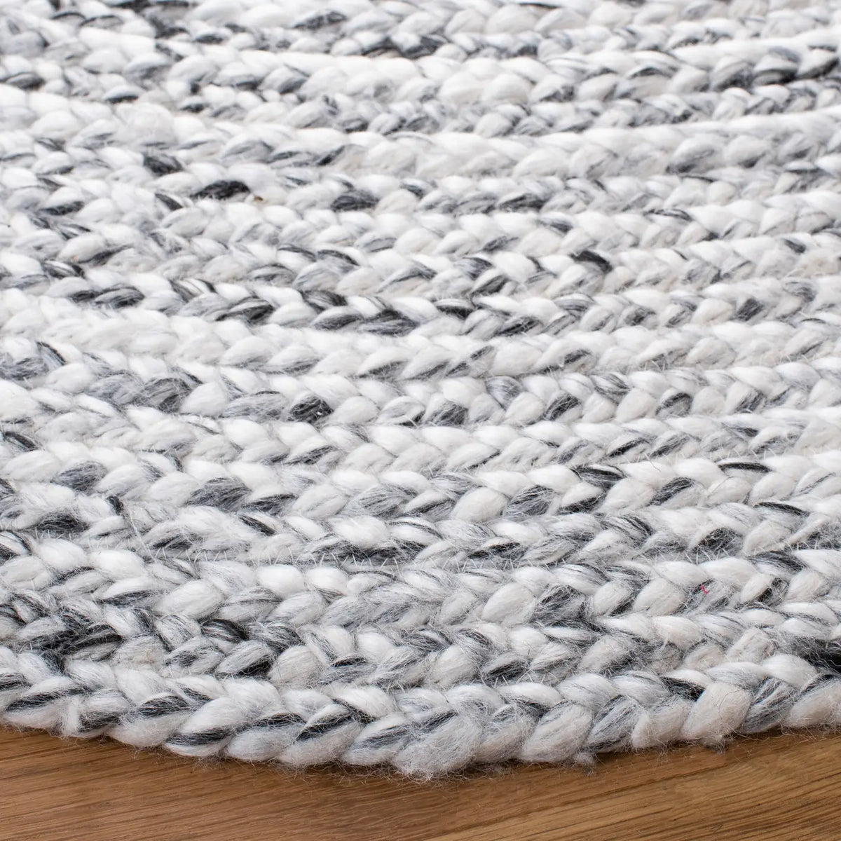 Safavieh Braided 5'-0" x 5'-0" Rug in Ivory / Black