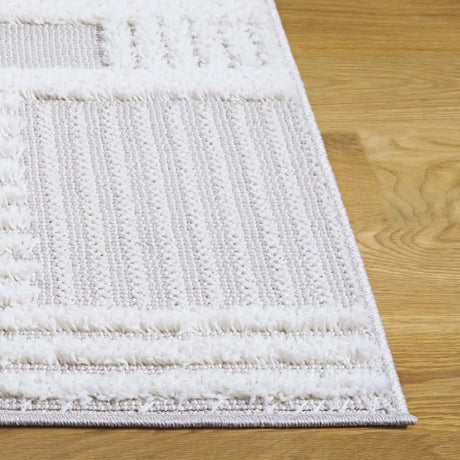 Safavieh Trends 4'-0" x 6'-0" Rug in Beige / Ivory