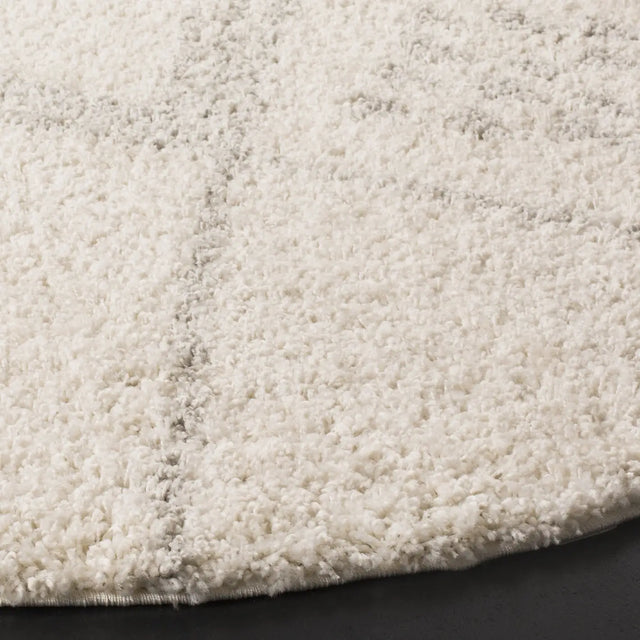 Safavieh Arizona Shag 6'-7" x 6'-7" Rug in Ivory / Grey
