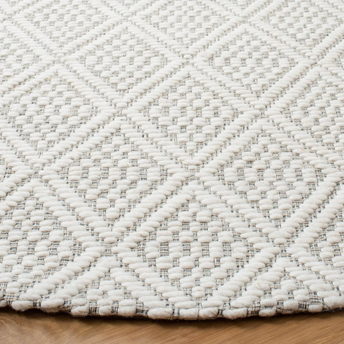 Safavieh Marbella 6'-0" x 6'-0" Rug in Ivory