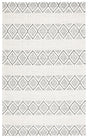Safavieh Marbella 4'-0" x 6'-0" Rug in Ivory / Black