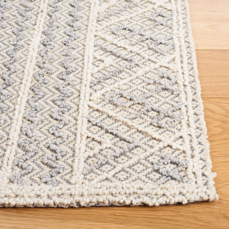 Safavieh Trace 5'-0" x 8'-0" Rug in Grey / Beige