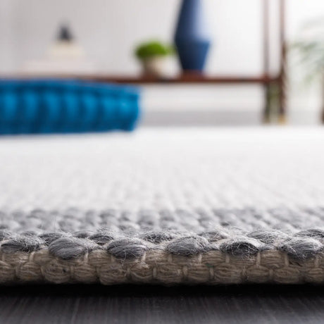 Safavieh Natura 4'-0" x 6'-0" Rug in Ivory / Dark Grey