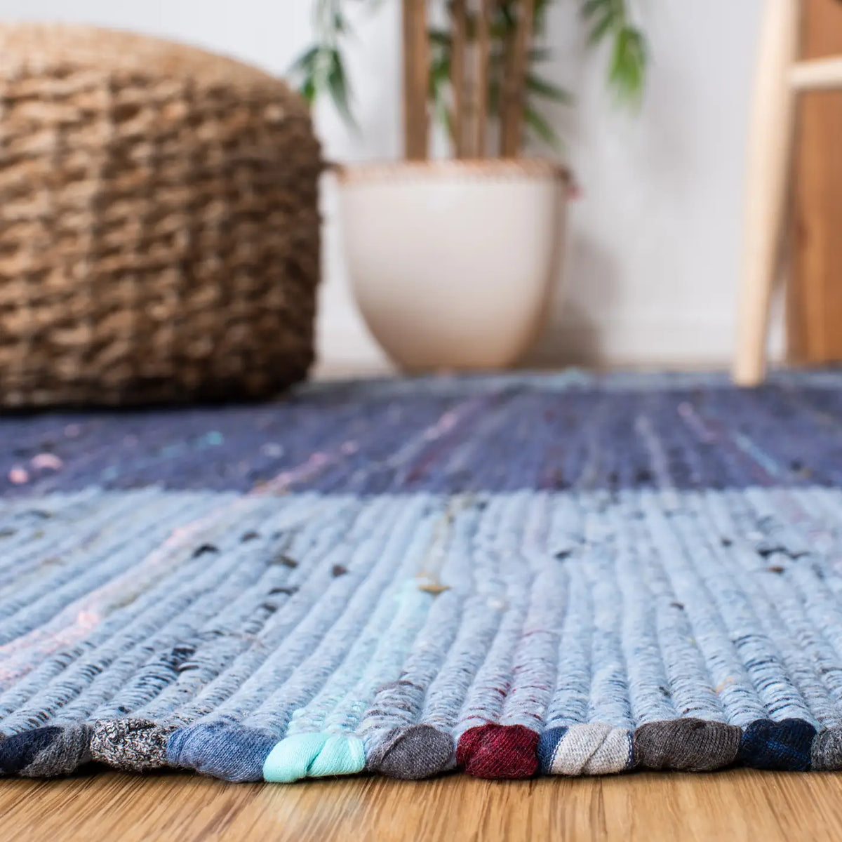 Safavieh Rag Rug 4'-0" x 6'-0" Rug in Navy / Blue
