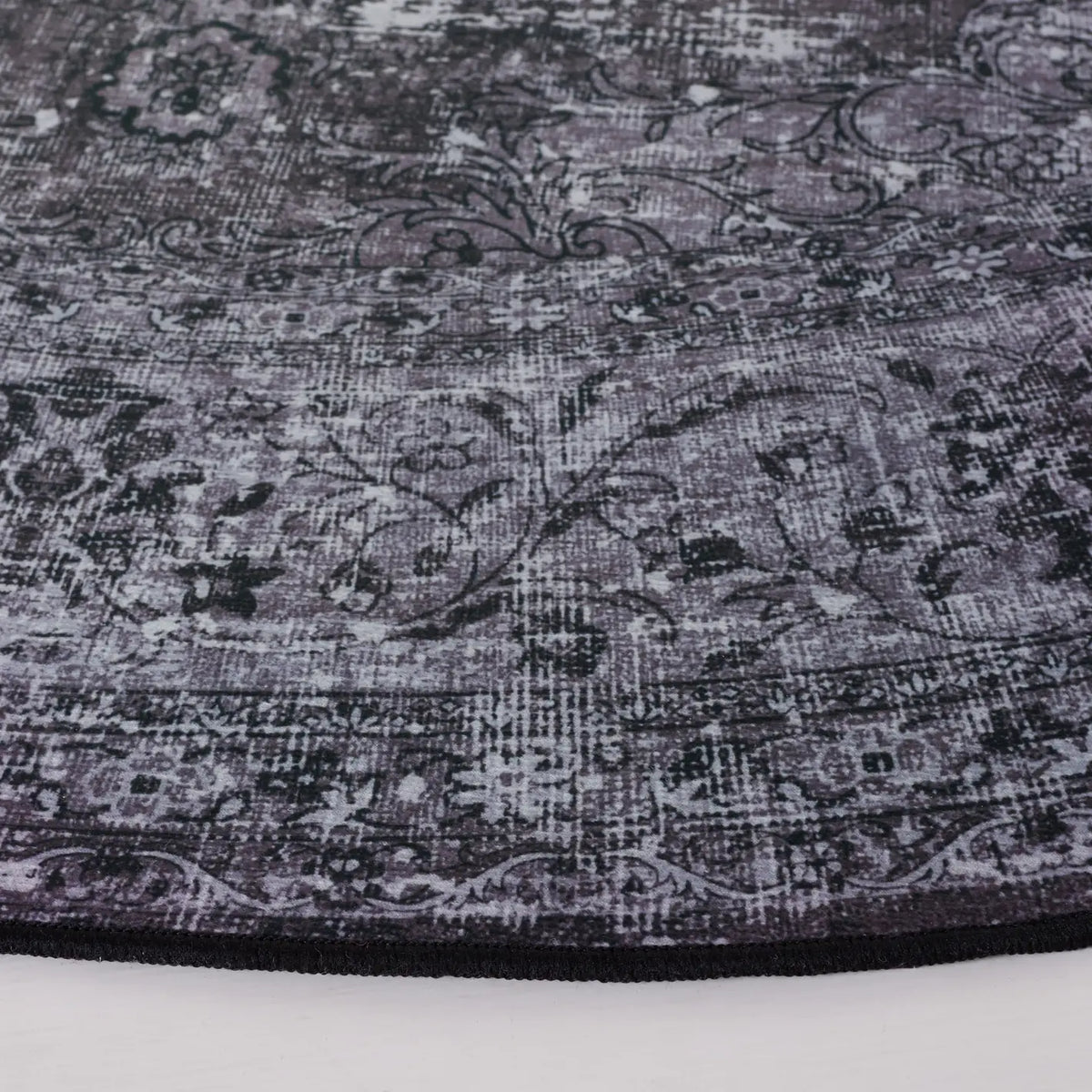 Safavieh Tucson 6'-0" x 6'-0" Rug in Black / Grey