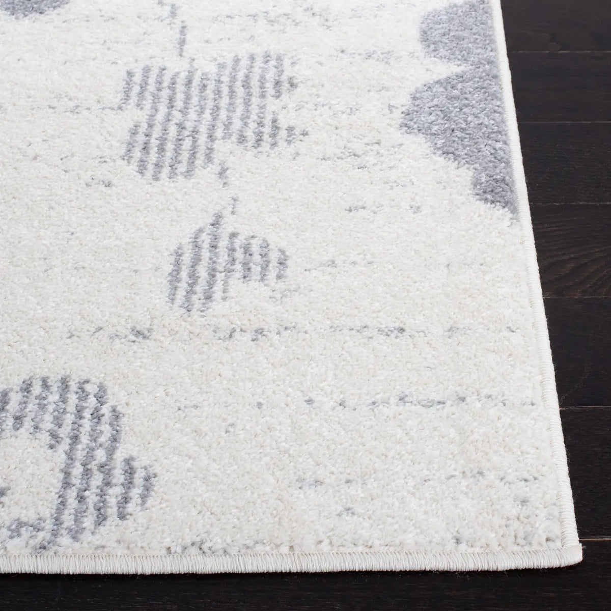Safavieh Adirondack 4'-5" x 6'-5" Rug in Ivory / Grey