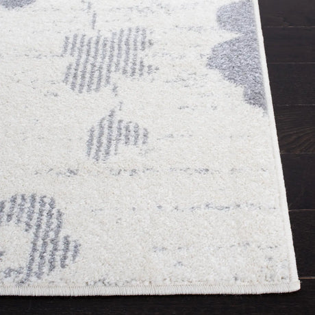 Safavieh Adirondack 4'-5" x 6'-5" Rug in Ivory / Grey