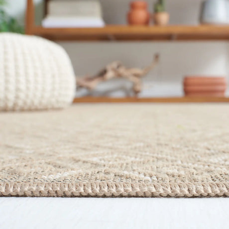Safavieh Aspect 4'-0" x 6'-0" Rug in Natural / Ivory