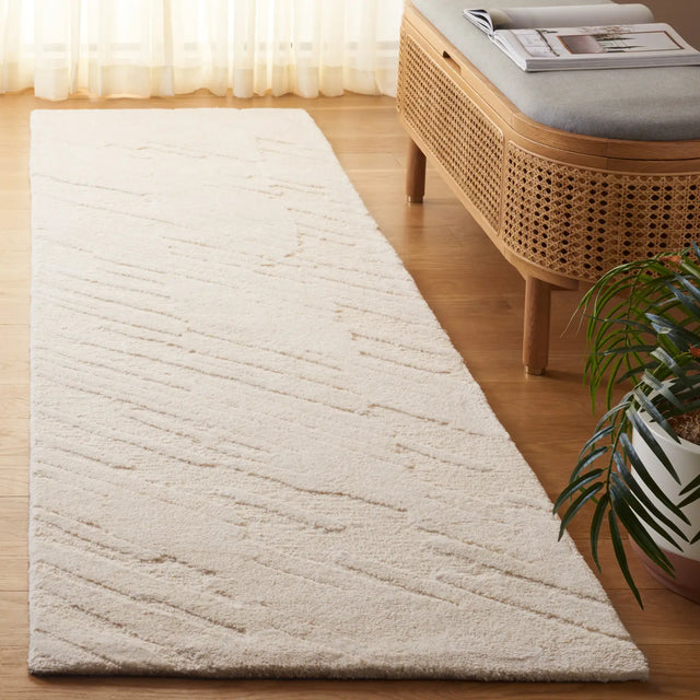 Safavieh Mykonos 2'-3" x 8'-0" Rug in Ivory