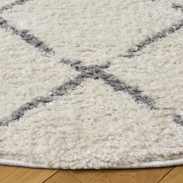Safavieh Arizona Shag 6'-7" x 6'-7" Rug in Ivory / Grey