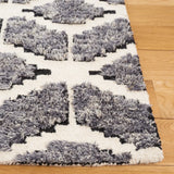 Safavieh Ebony 4'-0" x 6'-0" Rug in Dark Grey / Ivory