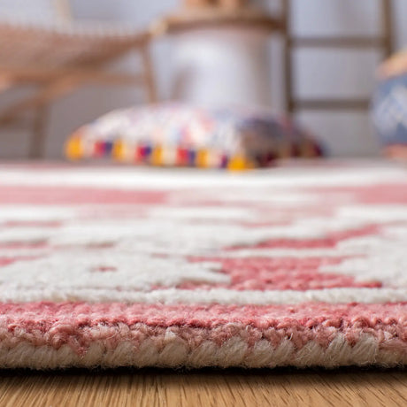 Safavieh Aspen 4'-0" x 6'-0" Rug in Rust / Ivory