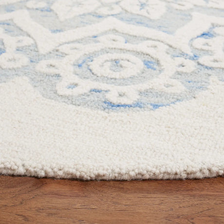 Safavieh Blossom 6'-0" x 6'-0" Rug in Ivory / Blue