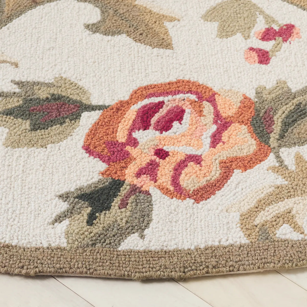 Safavieh Chelsea 5'-6" x 5'-6" Rug in Ivory