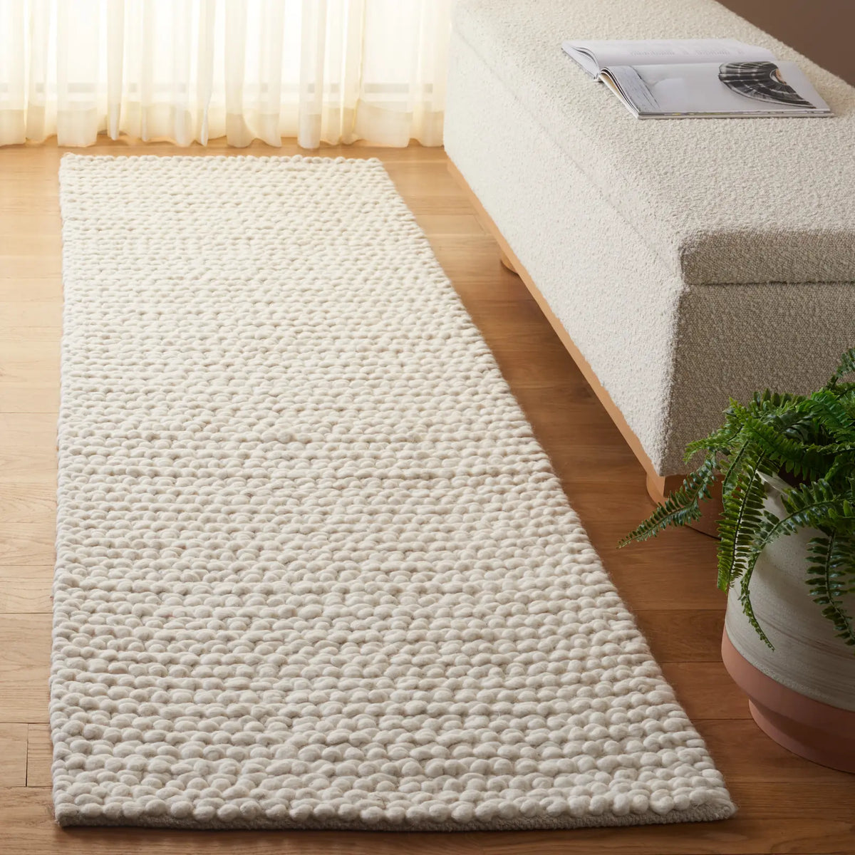 Safavieh Natura 2'-3" x 8'-0" Rug in Ivory