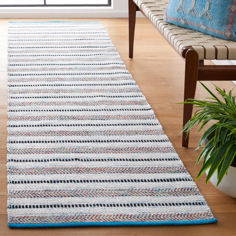 Safavieh Montauk 2'-3" x 9'-0" Rug in Turquoise / Ivory