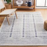 Safavieh Metro 4'-0" x 6'-0" Rug in Light Grey / Ivory