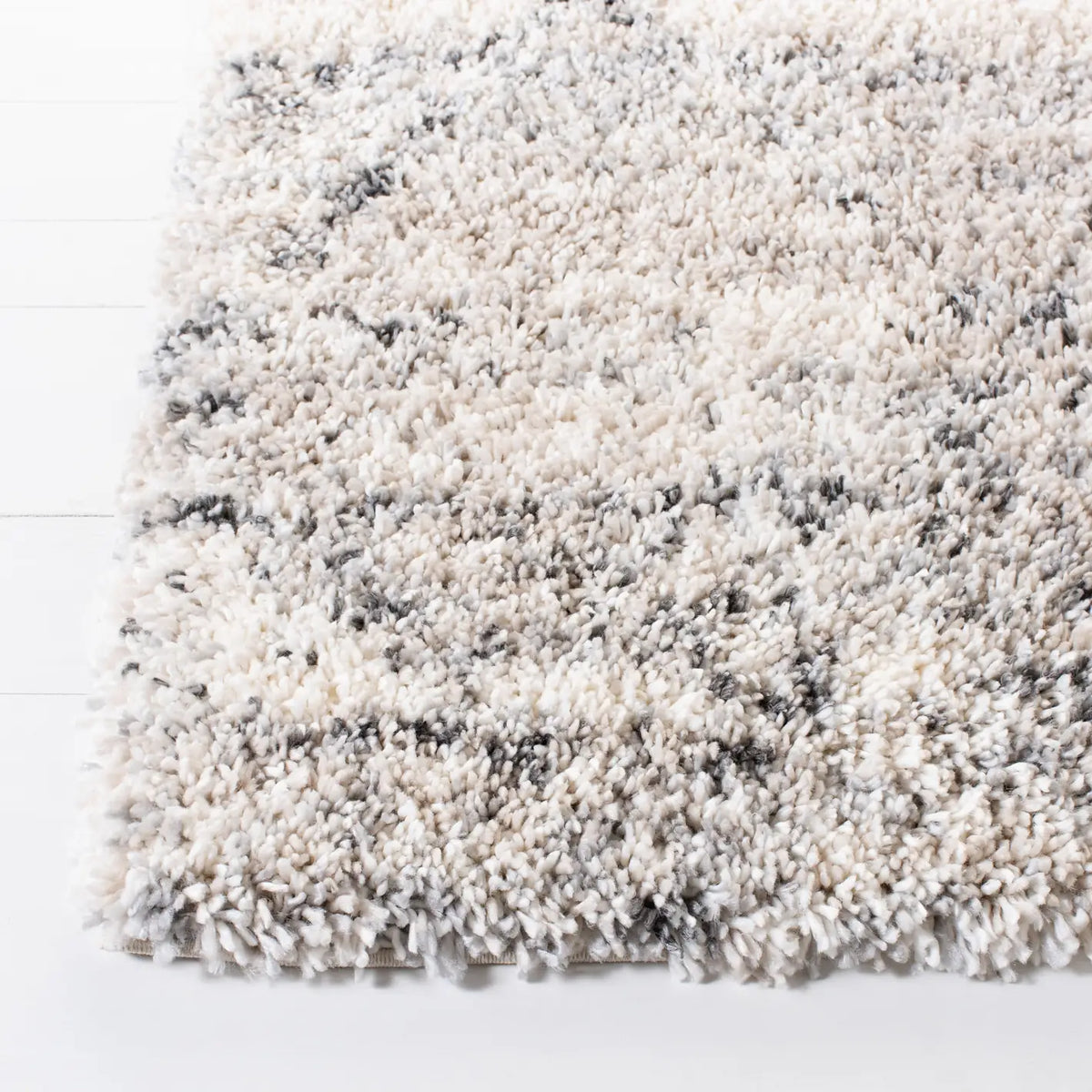 Safavieh Fontana Shag  800 4'-0" x 6'-0" Rug in Grey / Ivory