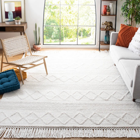 Safavieh Casablanca 8'-0" x 10'-0" Rug in Ivory