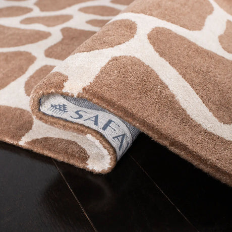 Safavieh Soho 3'-6" x 5'-6" Rug in Beige / Brown
