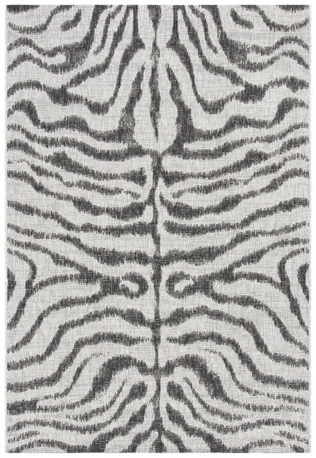 Safavieh Courtyard 4'-0" x 5'-7" Rug in Grey / Black