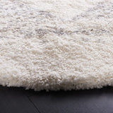 Safavieh Fontana Shag  800 6'-7" x 6'-7" Rug in Ivory / Grey