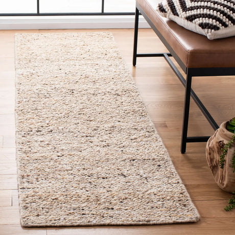 Safavieh Natura 2'-3" x 8'-0" Rug in Beige