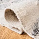 Safavieh Casablanca 5'-0" x 8'-0" Rug in Grey / Beige