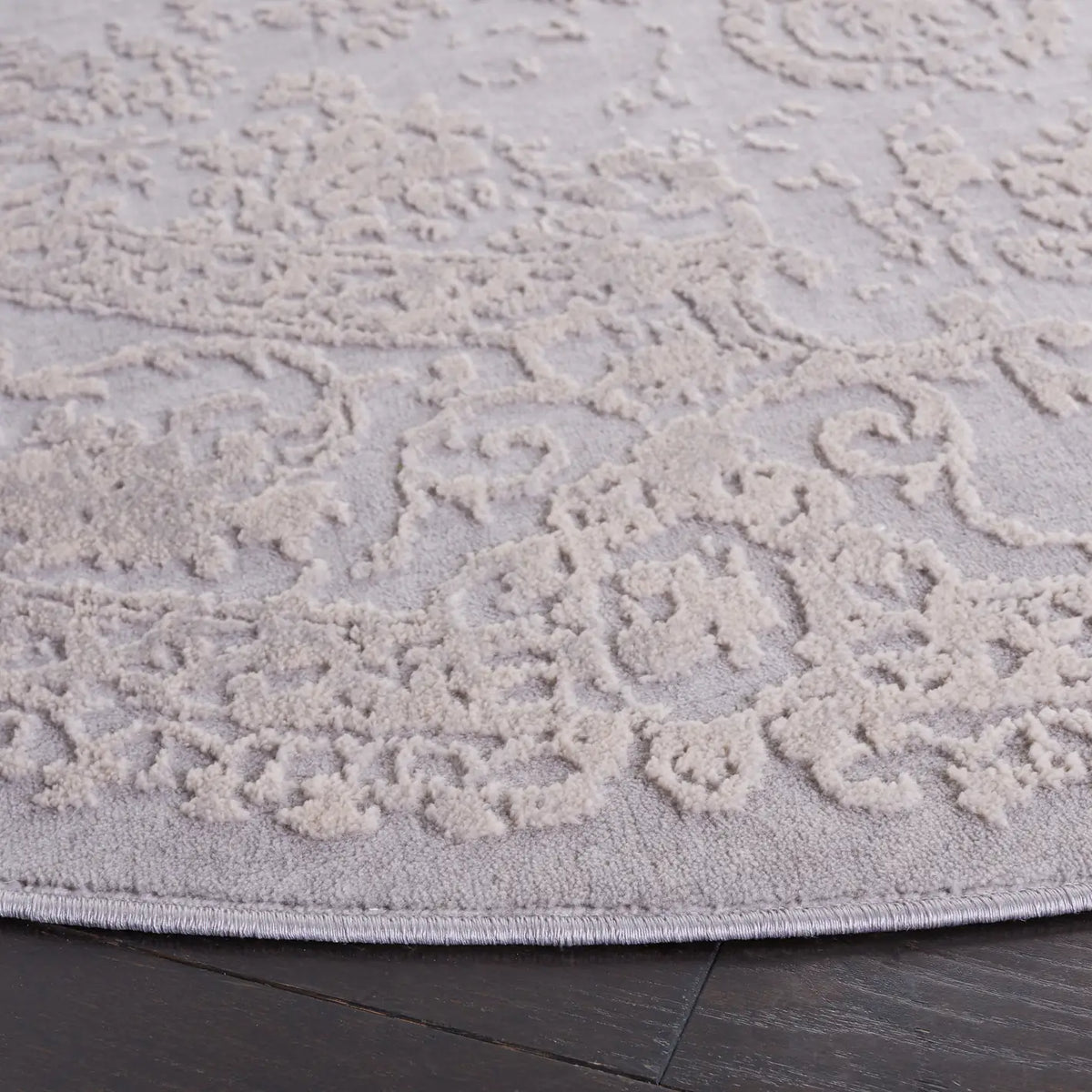 Safavieh Vogue 6'-7" x 6'-7" Rug in Grey / Light Grey